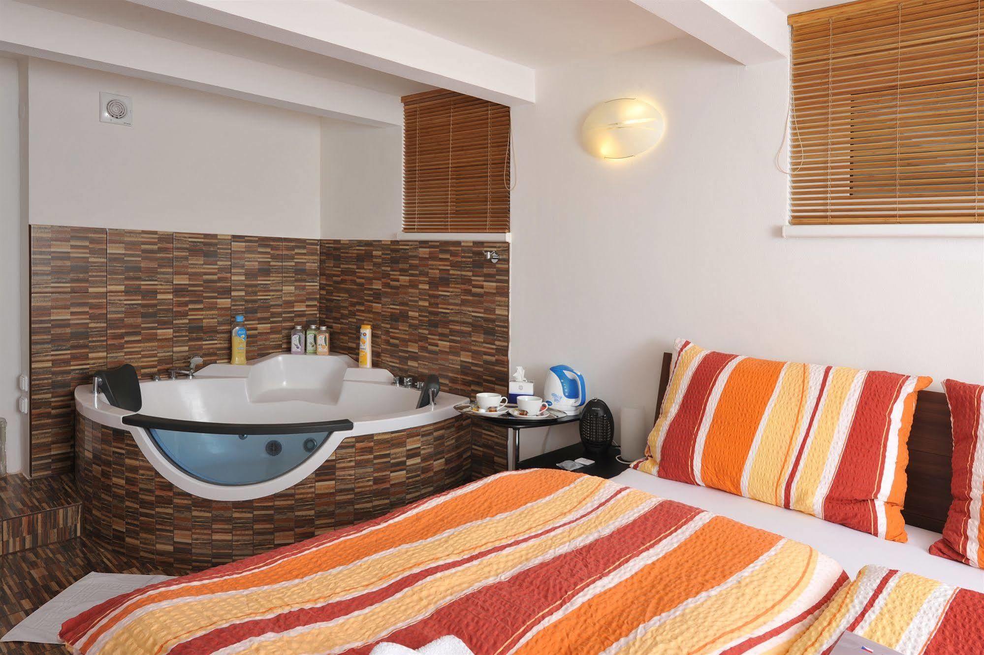 Habitat 16 Hotel ปราก ภายนอก รูปภาพ